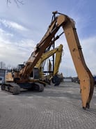 2003 Liebherr R954 B material handler, side profile view