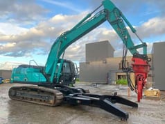 2020 Kobelco SK210LC-10E material handler, side profile view 2020 Kobelco SK210LC-10E material handler, side profile view
