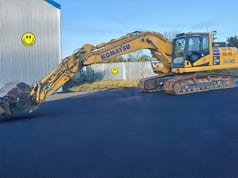 2022 Komatsu PC210LCI-11E0 crawler excavator side view 2022 Komatsu PC210LCI-11E0 crawler excavator side view
