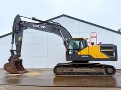 2020 Volvo EC300EL crawler excavator, side profile view 2020 Volvo EC300EL crawler excavator, side profile view