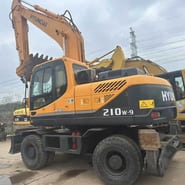 2023 Hyundai 210w-9 wheeled excavator, side view 2023 Hyundai 210w-9 wheeled excavator, side view