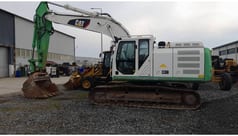 2015 Caterpillar 324EL crawler excavator, side profile view 2015 Caterpillar 324EL crawler excavator, side profile view