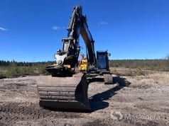 2018 Volvo EC250EL crawler excavator, front view
