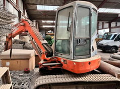 2001 Hitachi EX 50-U mini excavator side view 2001 Hitachi EX 50-U mini excavator side view