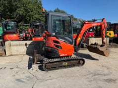 2013 Kubota U20-3α mini excavator, front three-quarter view