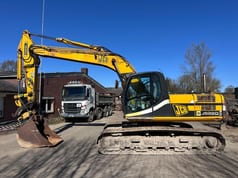 2007 JCB JS220LC crawler excavator, side view
