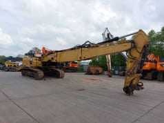2016 Caterpillar 352F demolition excavator side view