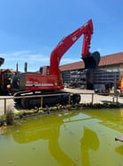 1999 O&K RH9 crawler excavator, side view