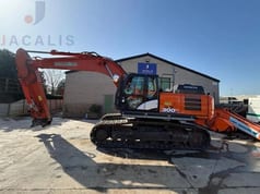 2020 Hitachi Zaxis 300LC crawler excavator, side view 2020 Hitachi Zaxis 300LC crawler excavator, side view