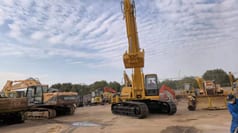 2006 Caterpillar 330BL crawler excavator, front view