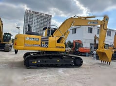 2021 Komatsu PC220-8 paletli ekskavatör yandan görünüm 2021 Komatsu PC220-8 paletli ekskavatör yandan görünüm