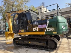 2025 Caterpillar 320DL koparka gąsienicowa, widok z boku