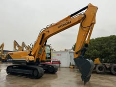 2022 Hyundai R220LC-9S crawler excavator, side view