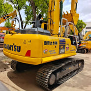 2024 Komatsu PC200 crawler excavator rear view 2024 Komatsu PC200 crawler excavator rear view