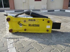 Bilaike 680 hydraulic breaker attachment side view Bilaike 680 hydraulic breaker attachment side view