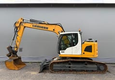 2019 Liebherr R920 K LC crawler excavator, side view