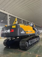 2020 Hyundai HX305-HD crawler excavator rear three-quarter view 2020 Hyundai HX305-HD crawler excavator rear three-quarter view