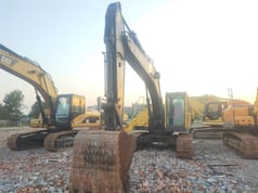 Volvo EC210BLC crawler excavator, front view Volvo EC210BLC crawler excavator, front view