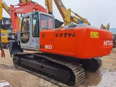 Hitachi EX200 crawler excavator, rear three-quarter view