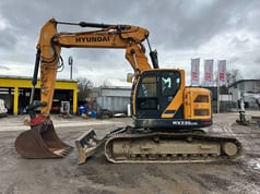 2018 Hyundai HX235 LCR crawler excavator, side view 2018 Hyundai HX235 LCR crawler excavator, side view