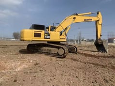 2020 Komatsu PC450 crawler excavator, side profile view