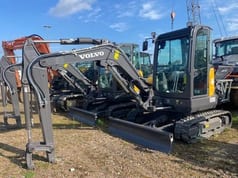 2023 Volvo ECR35D mini excavator, front three-quarter view 2023 Volvo ECR35D mini excavator, front three-quarter view
