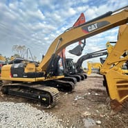 Caterpillar 325D crawler excavator, side view