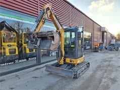 2022 XCMG XE27E mini excavator, front three-quarter view