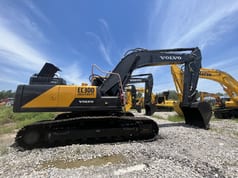 2023 Volvo EC300 Heavy Duty crawler excavator, side view 2023 Volvo EC300 Heavy Duty crawler excavator, side view