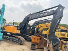 2023 Hyundai R220LC-9S crawler excavator, side view 2023 Hyundai R220LC-9S crawler excavator, side view