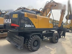 2020 Hyundai R210W-9 wheel excavator rear three-quarter view