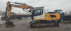 Liebherr 922 crawler excavator, side view