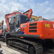 2016 Hitachi Zaxis 200 crawler excavator, side view 2016 Hitachi Zaxis 200 crawler excavator, side view