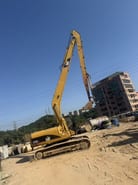 2016 Caterpillar 320CL crawler excavator, side view