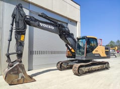 2016 Volvo EC220ENL crawler excavator, side view 2016 Volvo EC220ENL crawler excavator, side view