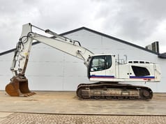 2016 Liebherr R 946 crawler excavator, side view