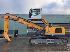 2017 Liebherr LH40C EW material handler, side view 2017 Liebherr LH40C EW material handler, side view