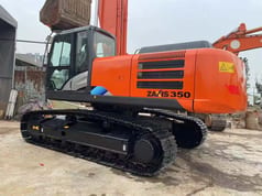 2020 Hitachi Zaxis 350 crawler excavator side view 2020 Hitachi Zaxis 350 crawler excavator side view