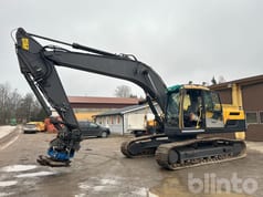 2011 Volvo EC250DL crawler excavator, side view 2011 Volvo EC250DL crawler excavator, side view
