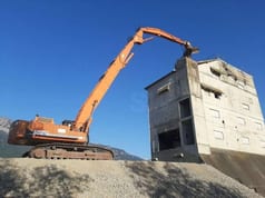 1990 Hitachi EX400LC demolition excavator side view