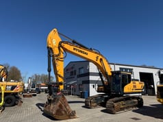 2018 Hyundai HX380 NL crawler excavator, side view