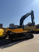 2020 Hyundai R300LC-9T crawler excavator, side profile view 2020 Hyundai R300LC-9T crawler excavator, side profile view