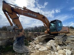 2005 CASE CX240 crawler excavator, side view 2005 CASE CX240 crawler excavator, side view