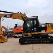 2016 Caterpillar 320D crawler excavator side view 2016 Caterpillar 320D crawler excavator side view