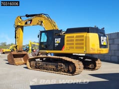 2017 Caterpillar 352F XE crawler excavator, side view