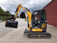 XCMG XE27E mini excavator, side view XCMG XE27E mini excavator, side view