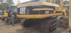 2006 Caterpillar 325B crawler excavator rear view 2006 Caterpillar 325B crawler excavator rear view