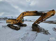 2007 Hyundai R320NLC-7A crawler excavator, side view