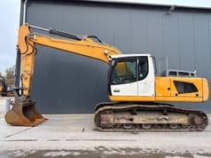2014 Liebherr R922 SLC crawler excavator side view