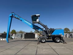 2019 Fuchs MHL360 material handler, side profile view 2019 Fuchs MHL360 material handler, side profile view